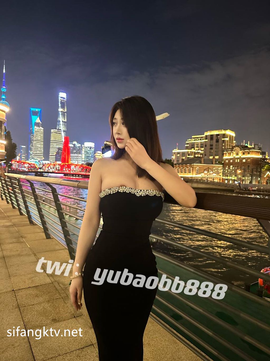 瑜宝: 多场景户外露出玩刺激 (131 photos ) 12 瑜宝: 多场景户外露出玩刺激 (131 photos ) 12