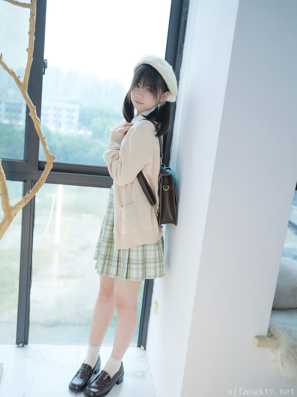 少女秩序 – R18 小鱼: 万元私定 丝滑萝莉 (104 photos) 