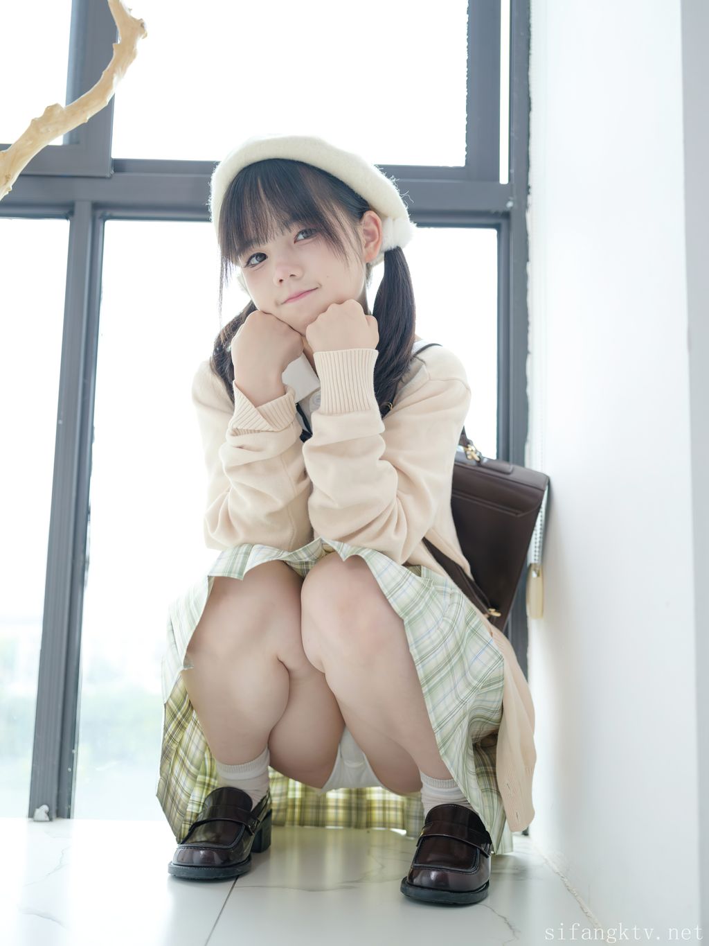 少女秩序 – R18 小鱼: 万元私定 丝滑萝莉 (104 photos) 