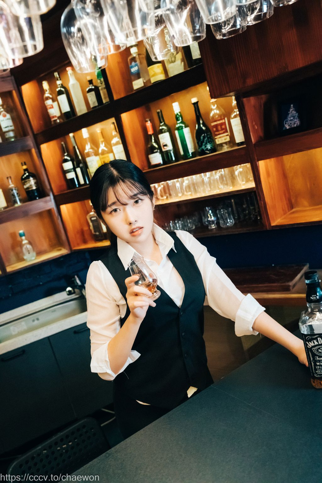 [Loozy] SonSon (손손): S Bar (107 photos )