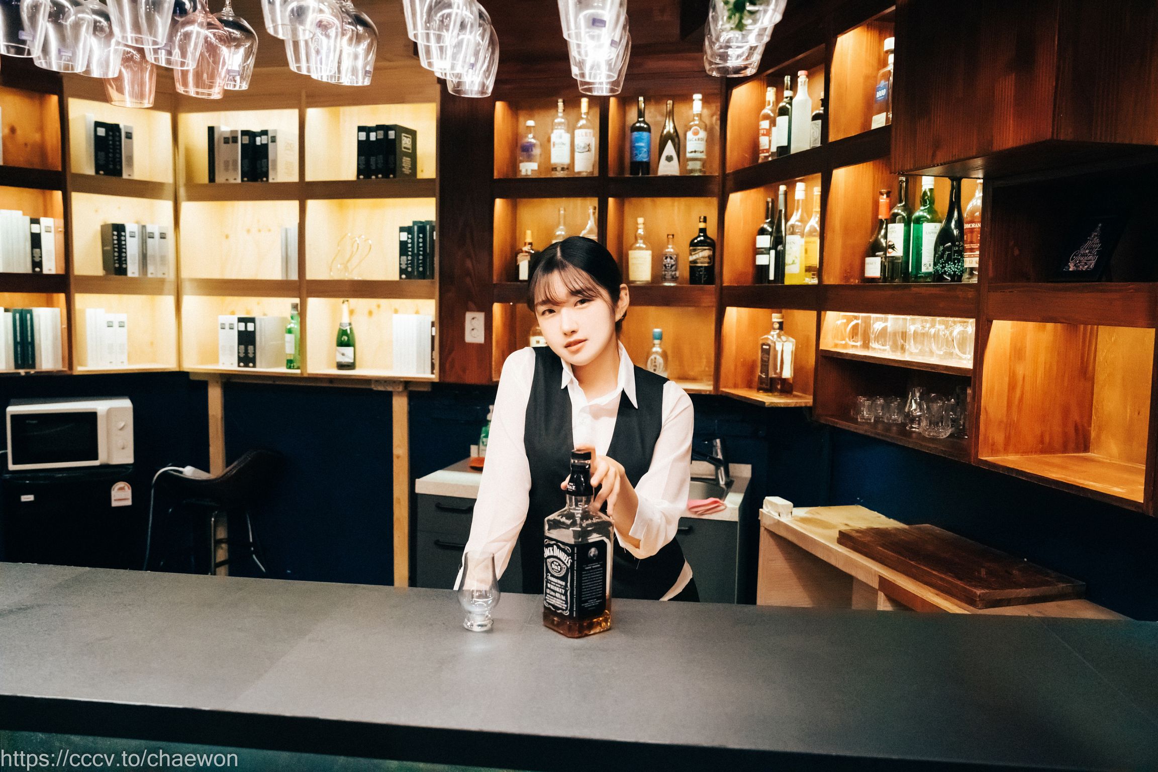 [Loozy] SonSon (손손): S Bar (107 photos )
