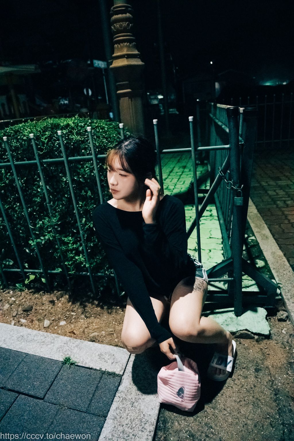 [Loozy] SonSon (손손): Public Toilet (157 photos)