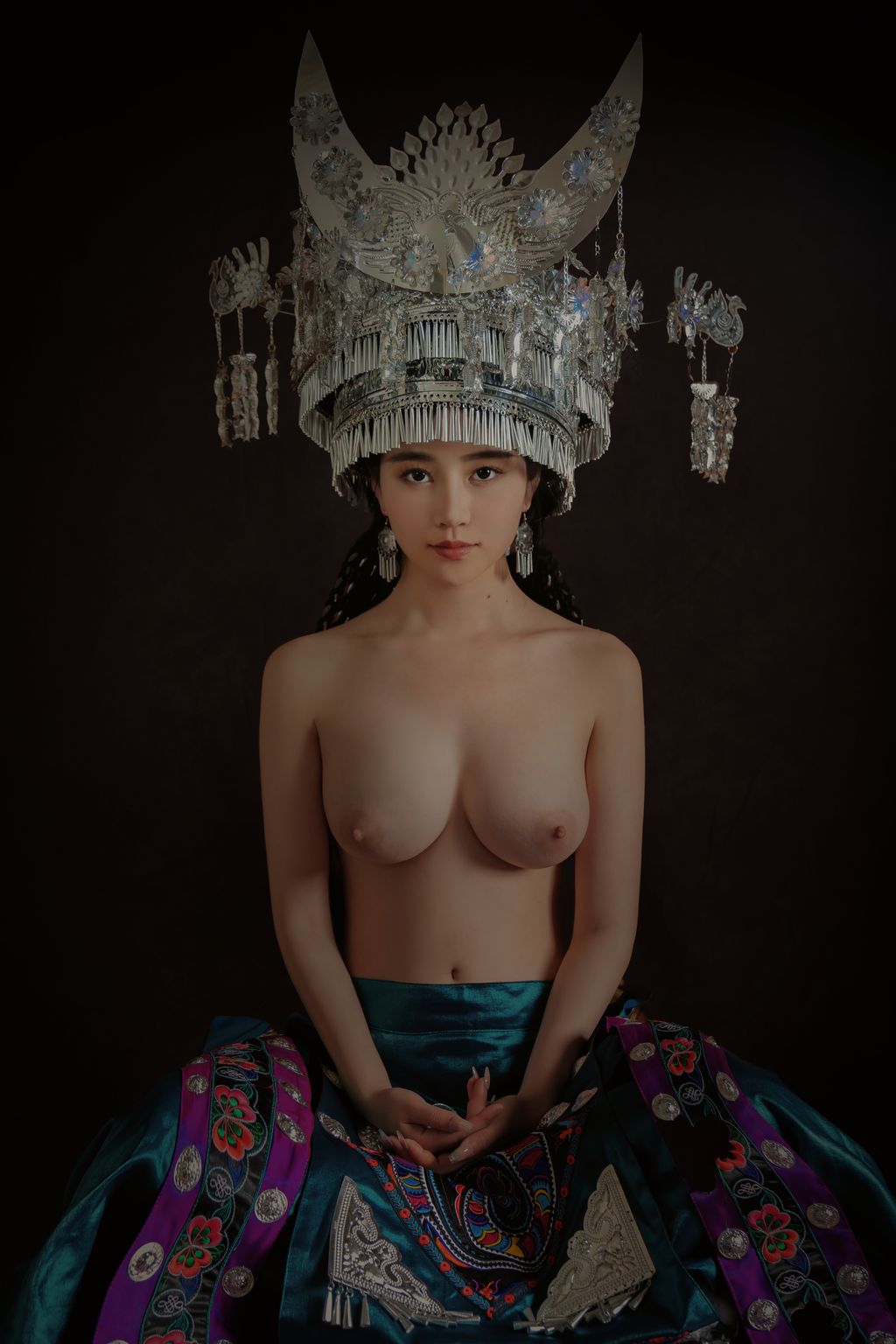 Coser@年年Nnian: 苗疆女孩 (50 photos) 