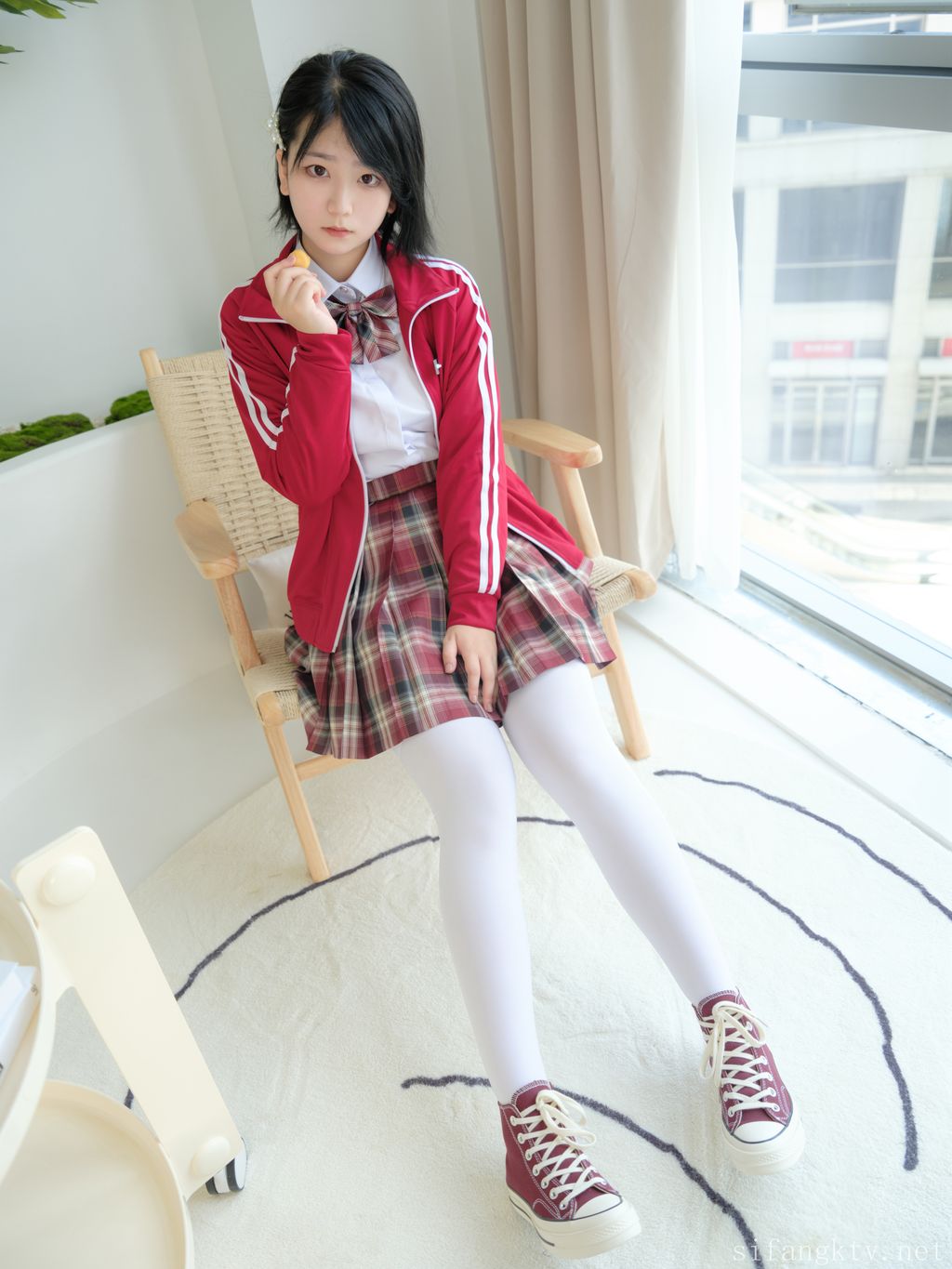[素人渔夫] R18 林书辞: JK服清纯美少女嫩妹&小枫 (116 photos ) 