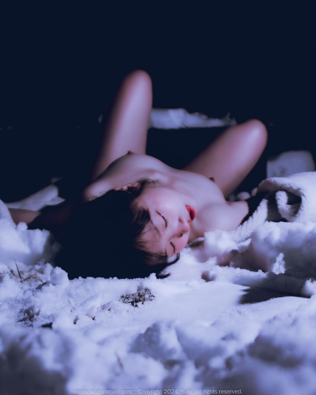 Suki (숙희): Snowy Night (65 photos) 17 Suki (숙희): Snowy Night (65 photos) 17