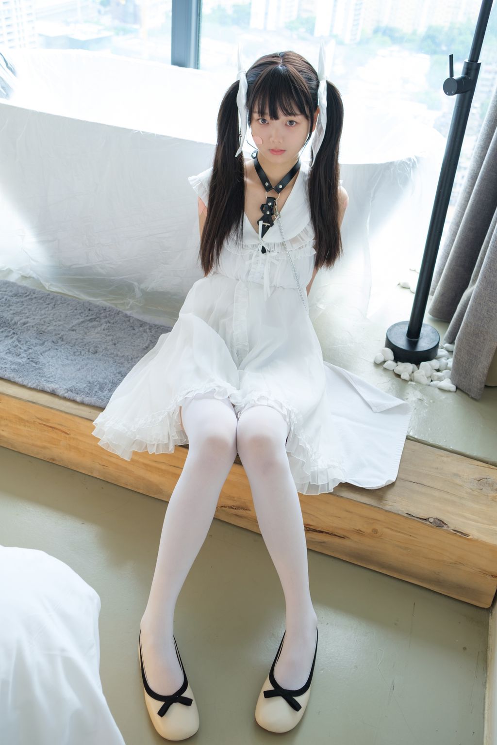 Coser@稚乖画册: 赤西夜夜 初音少女水手服 (130 photos ) 