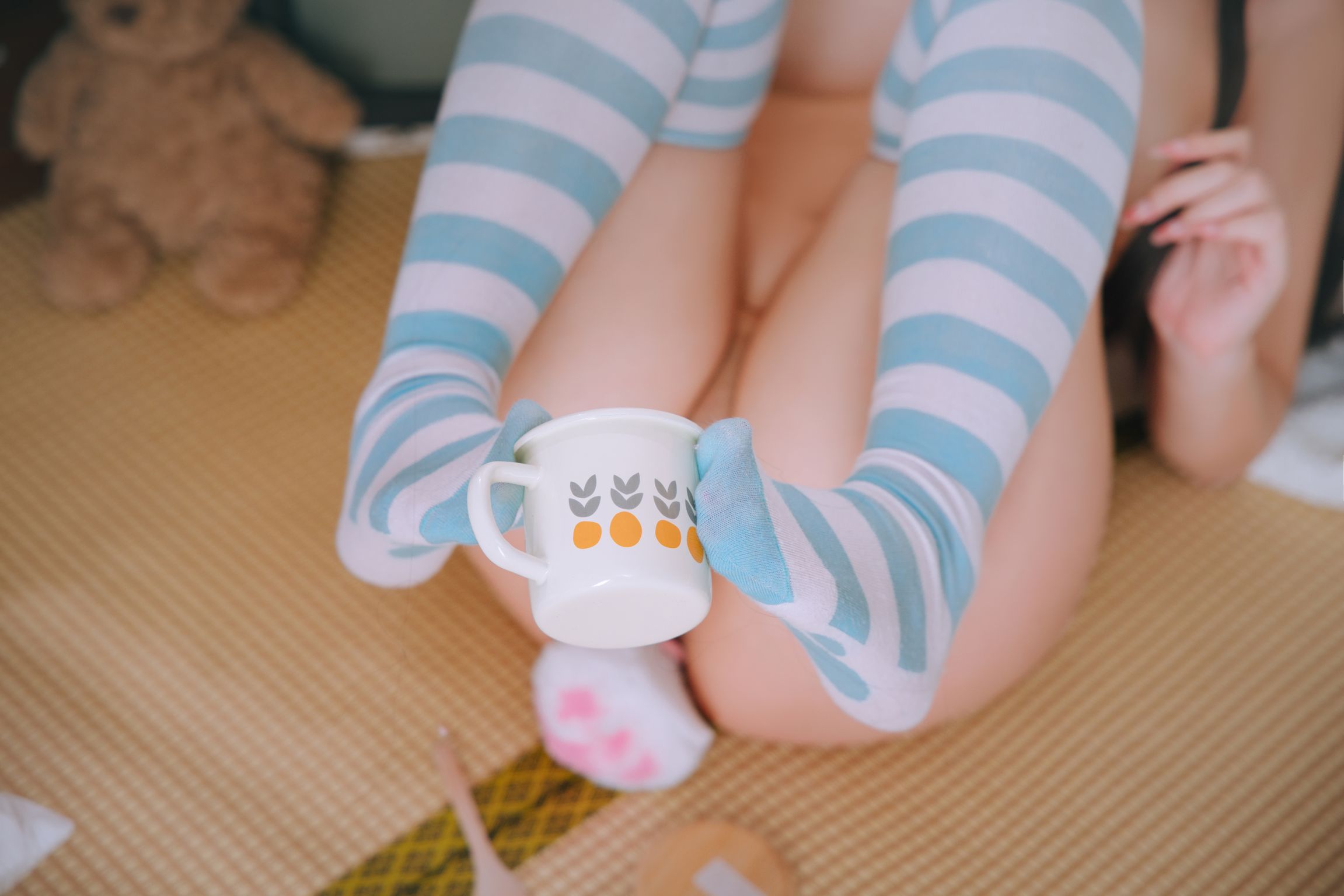 Coser@日奈娇: 兔尾女仆 (121 photos) 11 Coser@日奈娇: 兔尾女仆 (121 photos) 11