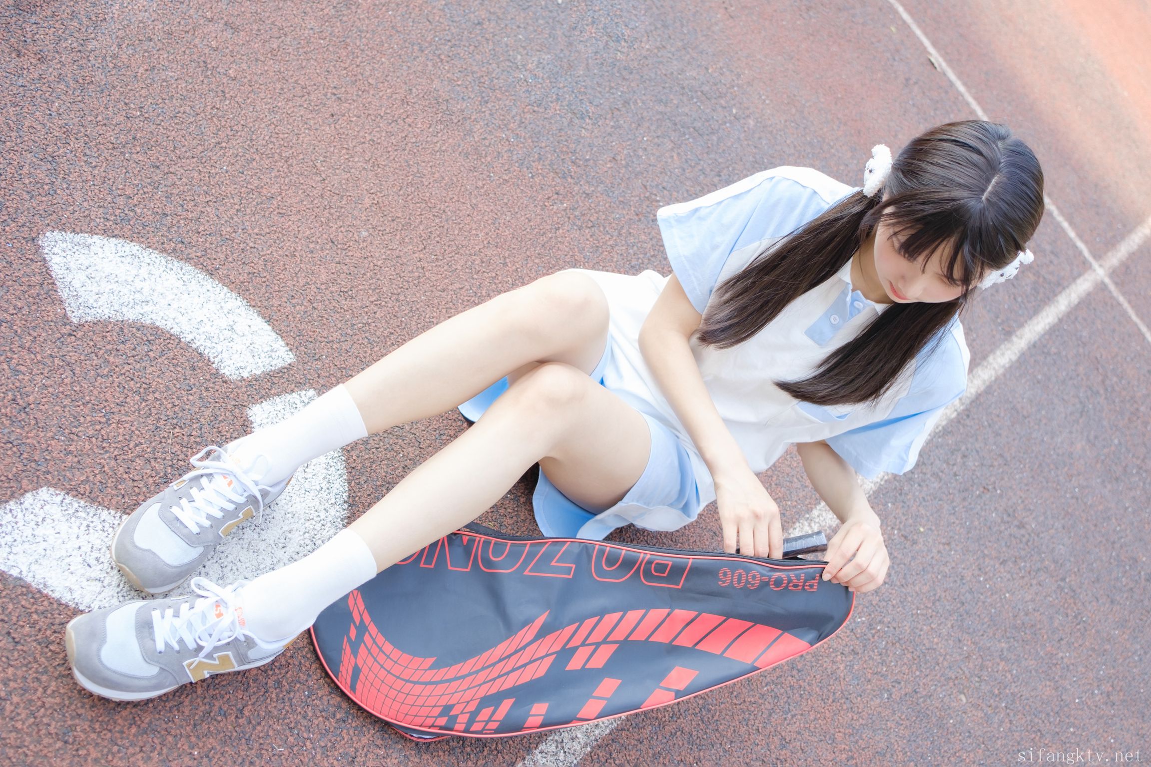 Coser@稚乖画册: 美少女清纯与风骚并存 (63 photos ) 