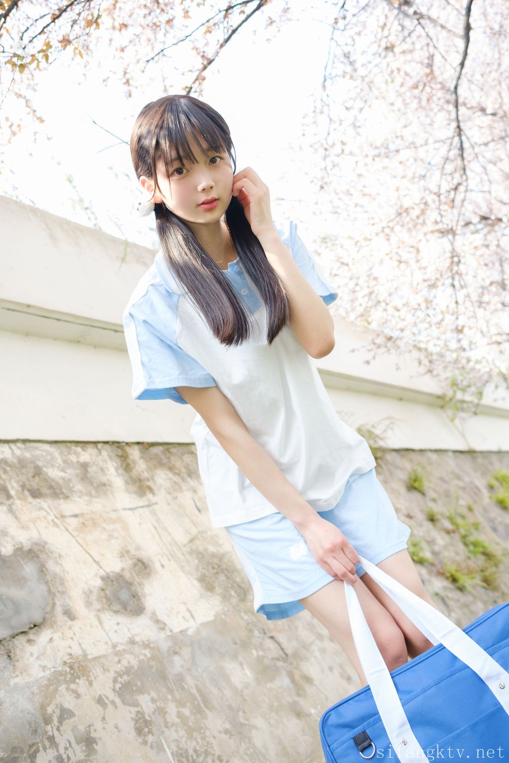 Coser@稚乖画册: 美少女清纯与风骚并存 (63 photos ) 