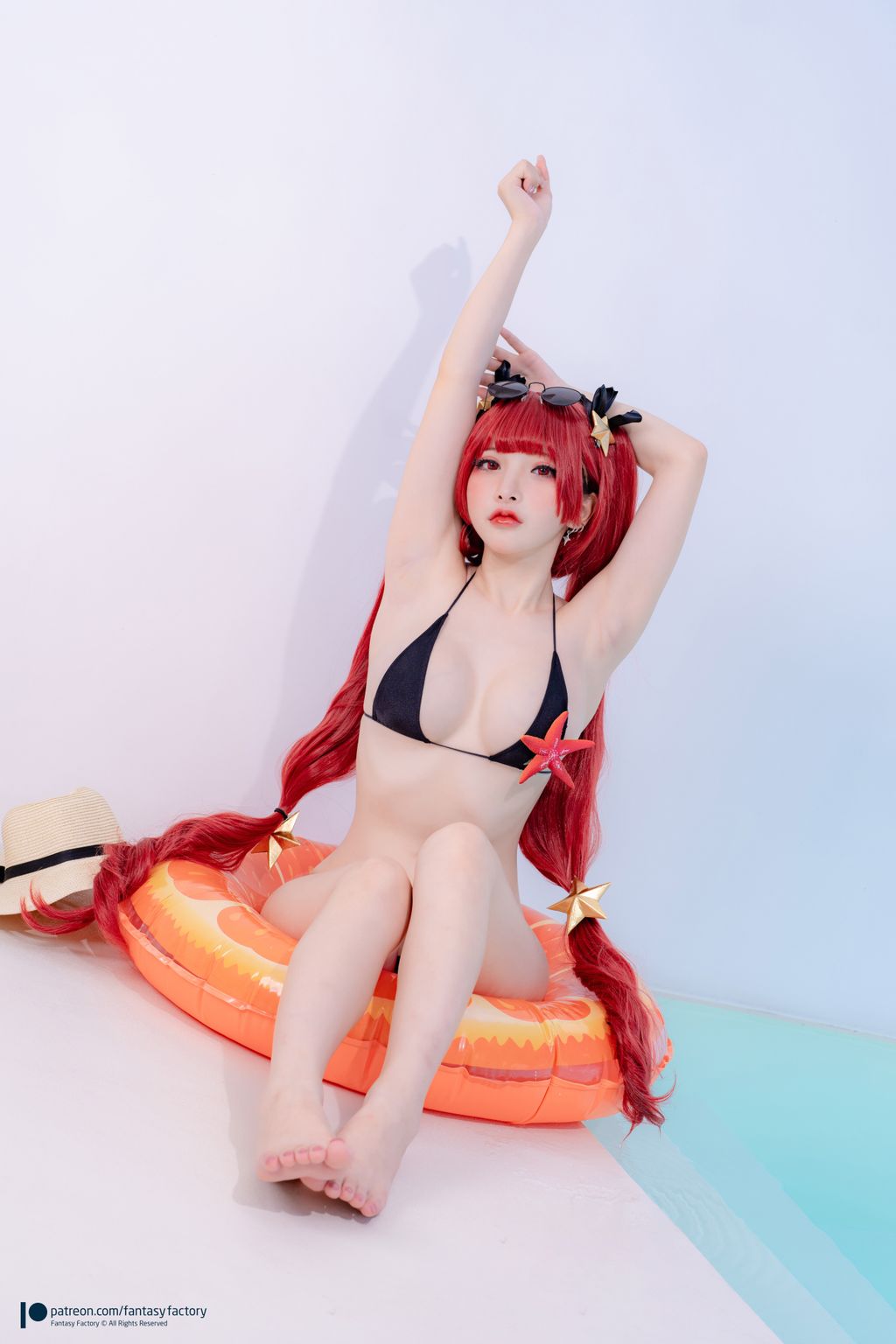 [Fantasy Factory] 小丁: Cosplay 写真 – 檀香山泳衣 (29 photos) 