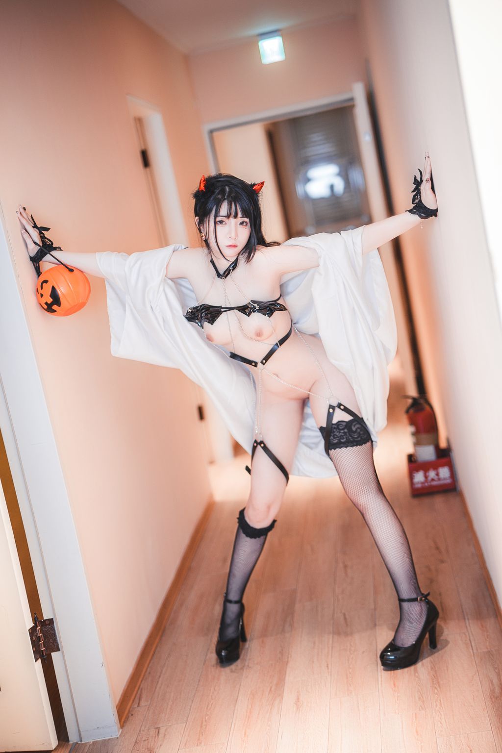 Coser@落落Raku: Trick or Treat 不给糖就捣蛋 (75 photos) 8 Coser@落落Raku: Trick or Treat 不给糖就捣蛋 (75 photos) 8