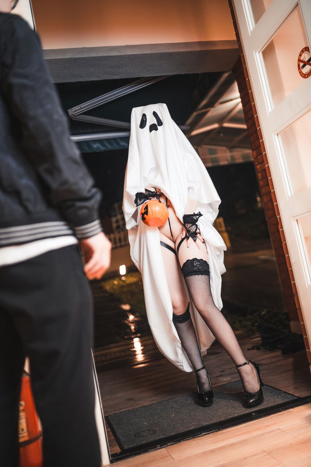 Coser@落落Raku: Trick or Treat 不给糖就捣蛋 (75 photos) 15 Coser@落落Raku: Trick or Treat 不给糖就捣蛋 (75 photos) 15