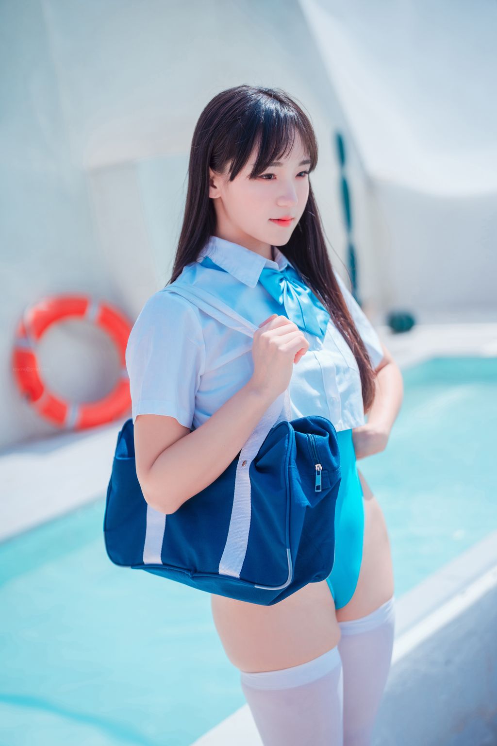 DJAWA Photo – HENDOONG: “Swimming Lessons #14” (147 photos) 
