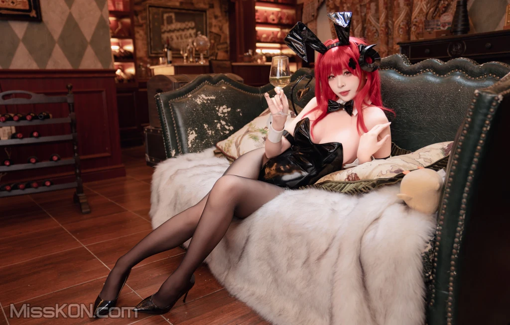Coser@轩萧学姐: 兴登堡兔女郎 (68 photos ) 