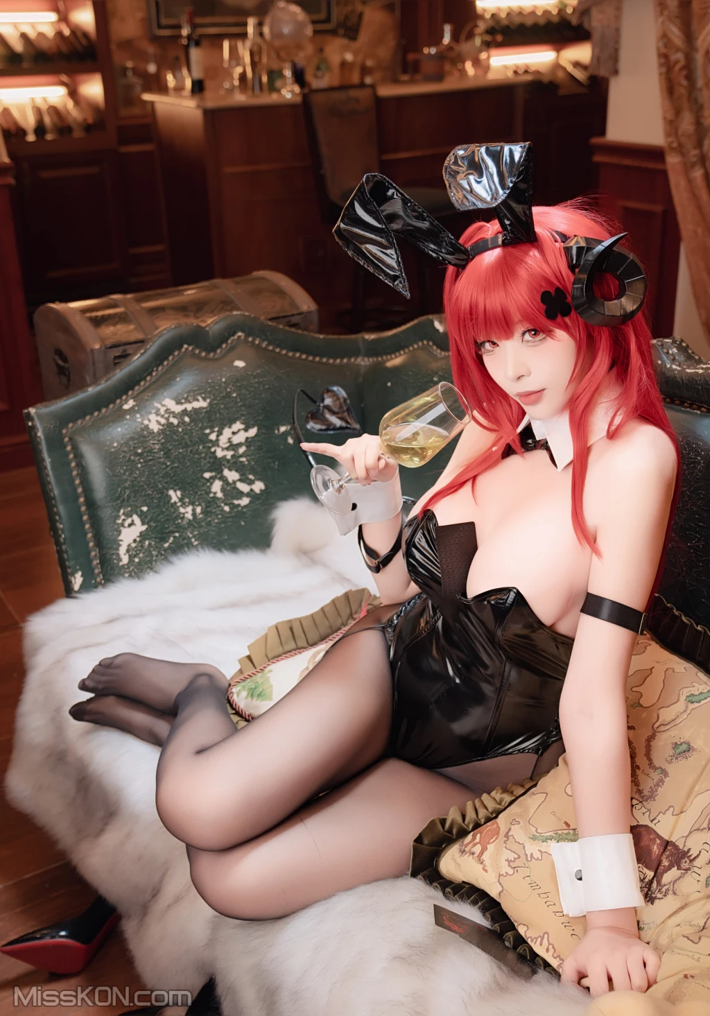 Coser@轩萧学姐: 兴登堡兔女郎 (68 photos ) 13 Coser@轩萧学姐: 兴登堡兔女郎 (68 photos ) 13