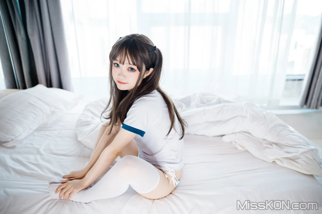 Coser@神沢永莉: 半双马尾体操服大腿袜 (68 photos) 