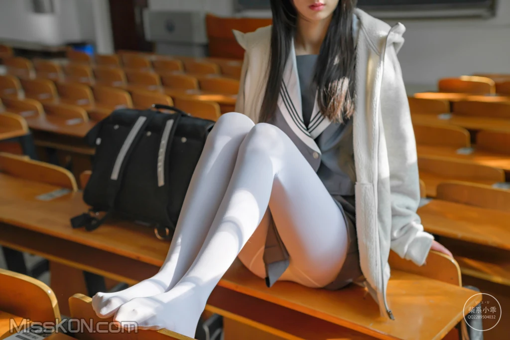 Coser@稚乖画册: 夜夜 教室 (63 photos ) 