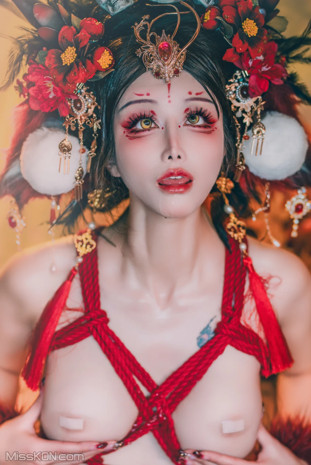 Coser@鹿八岁: 闯进我家的凶凶年兽 (120 photos) 18 Coser@鹿八岁: 闯进我家的凶凶年兽 (120 photos) 18