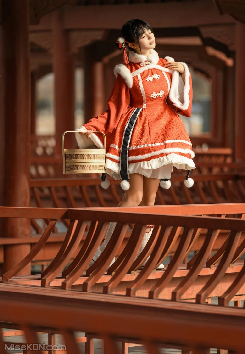 Coser@桜井宁宁: 龙年新年篇 (70 photos) 