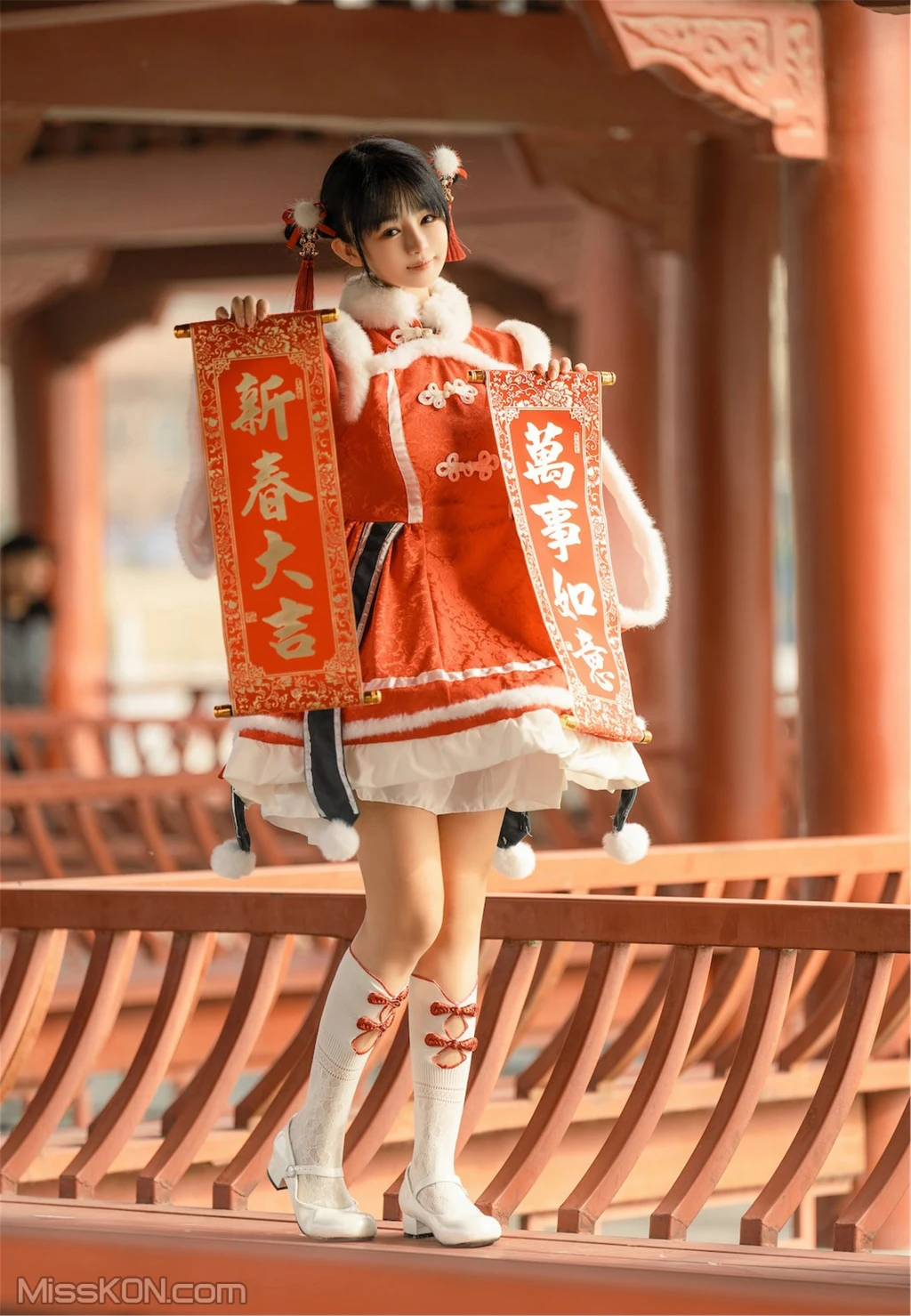 Coser@桜井宁宁: 龙年新年篇 (70 photos) 