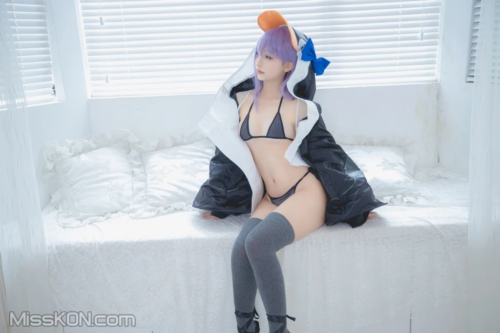Coser@神楽坂真冬 Vol.062: 绝对企画-FGO杨贵妃&企鹅莉莉丝《極楽の氷》 (150 photos ) 