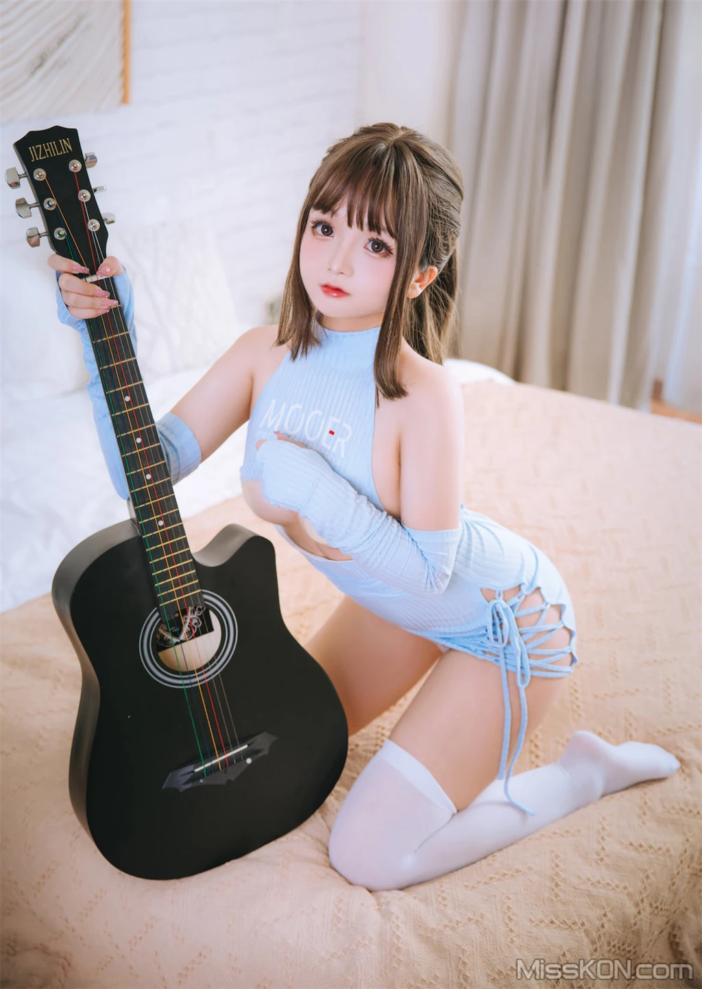 Coser@日奈娇: 吉他妹妹 (82 photos) 
