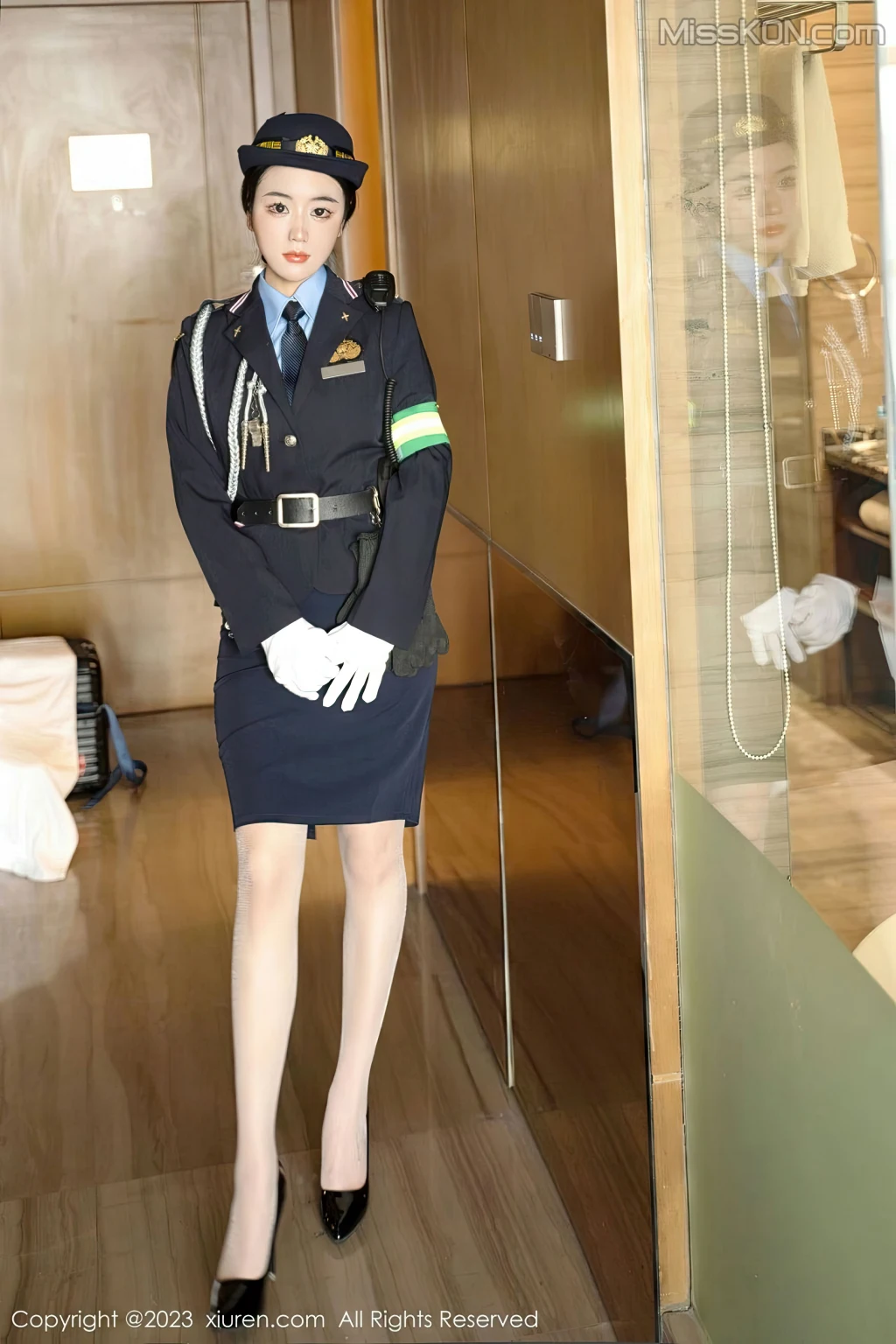 XIUREN No.6497: 汐汐爱吃草莓 (86 photos) 