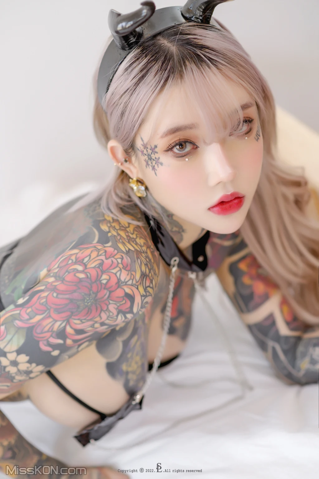 SAINT Photolife: YoKo – Saint and Devil (66 photos) 3 SAINT Photolife: YoKo – Saint and Devil (66 photos) 3