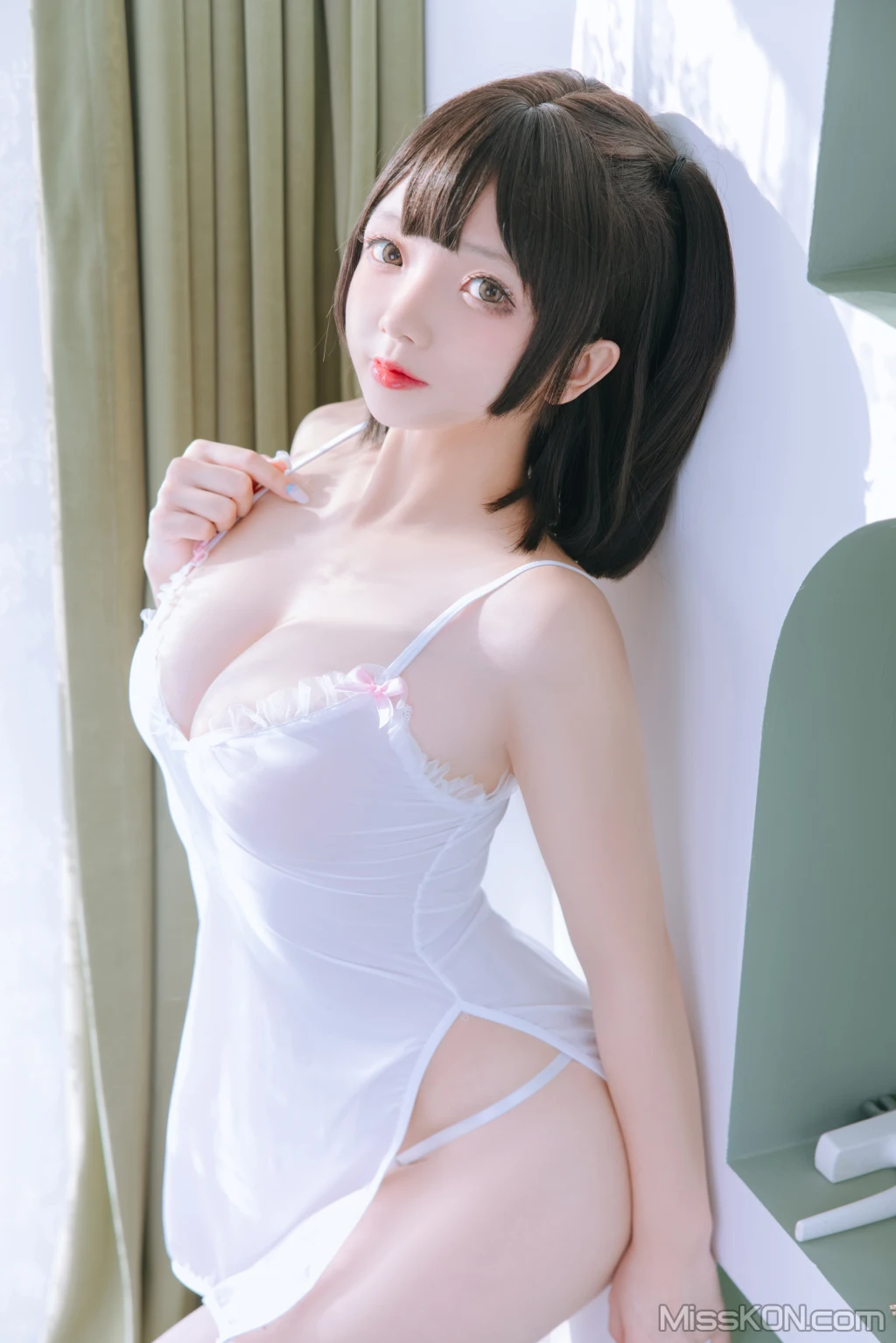Coser@日奈娇: 湿身小白裙 (97 photos) 