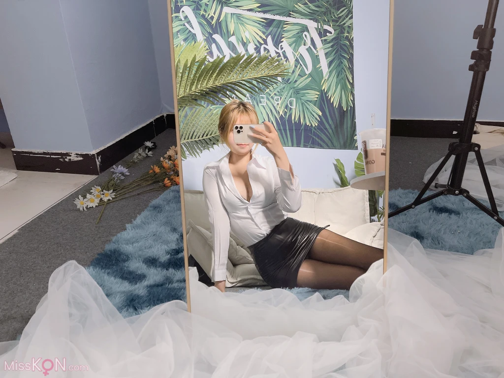 Coser@eloise软软: 视图 OL (99 photos ) 1 Coser@eloise软软: 视图 OL (99 photos ) 1