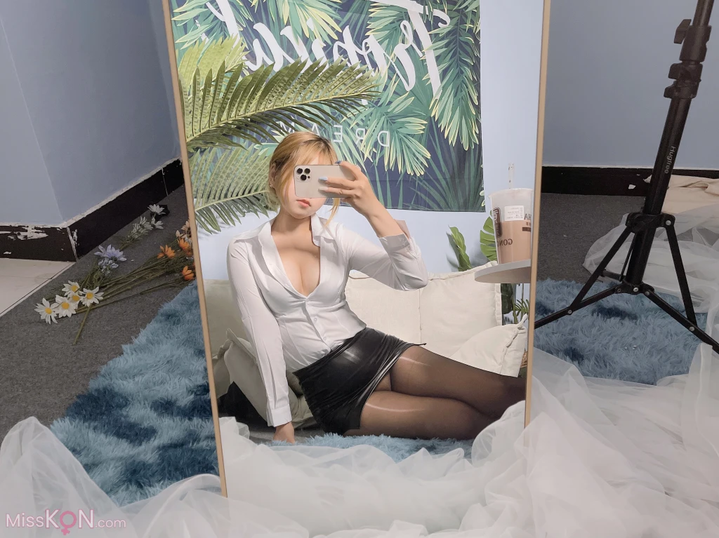 Coser@eloise软软: 视图 OL (99 photos ) 18 Coser@eloise软软: 视图 OL (99 photos ) 18