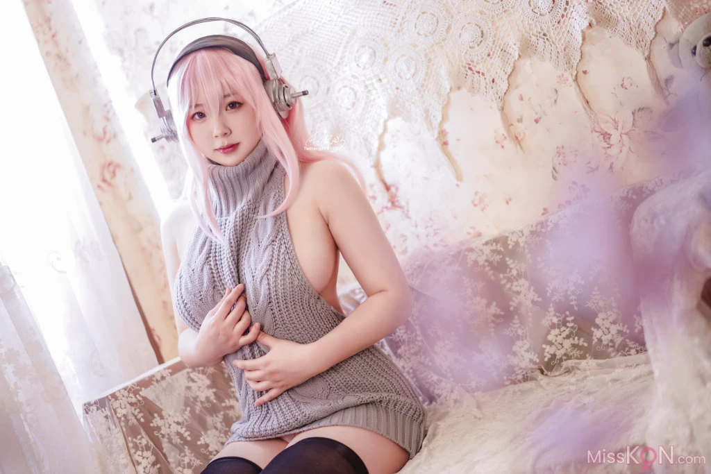Coser@皮皮奶可可爱了啦: 超级索尼子 露背毛衣 (25 photos) 4 Coser@皮皮奶可可爱了啦: 超级索尼子 露背毛衣 (25 photos) 4