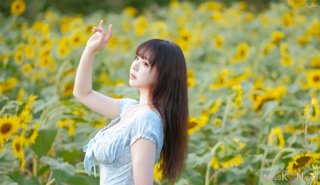 Coser@皮皮奶可可爱了啦: 彼女向日葵 (35 photos) 