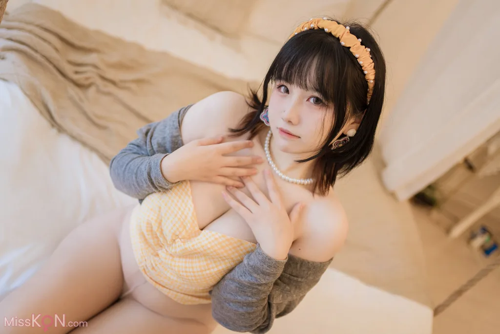 Coser@阿半今天很开心: 黄色抹胸 (68 photos ) 2 Coser@阿半今天很开心: 黄色抹胸 (68 photos ) 2