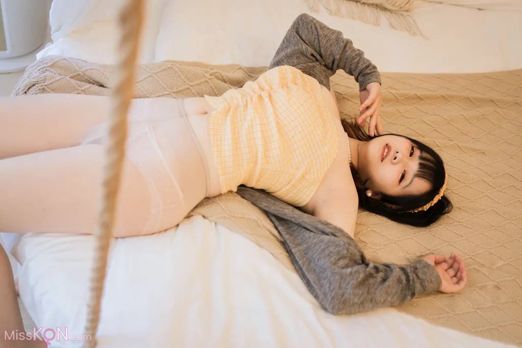 Coser@阿半今天很开心: 黄色抹胸 (68 photos ) 15 Coser@阿半今天很开心: 黄色抹胸 (68 photos ) 15