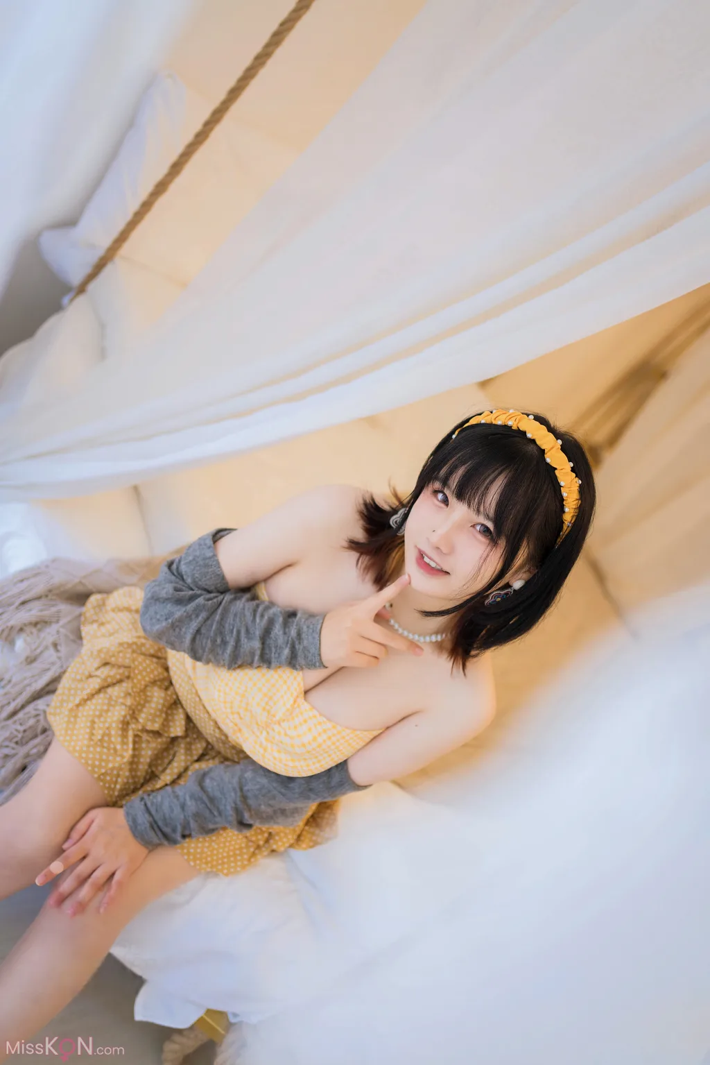 Coser@阿半今天很开心: 黄色抹胸 (68 photos ) 2 Coser@阿半今天很开心: 黄色抹胸 (68 photos ) 2