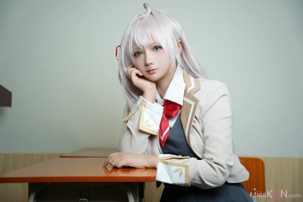 Coser@喜欢爱理吗: 不时以俄语轻声遮羞的邻座艾莉同学 (30 photos)