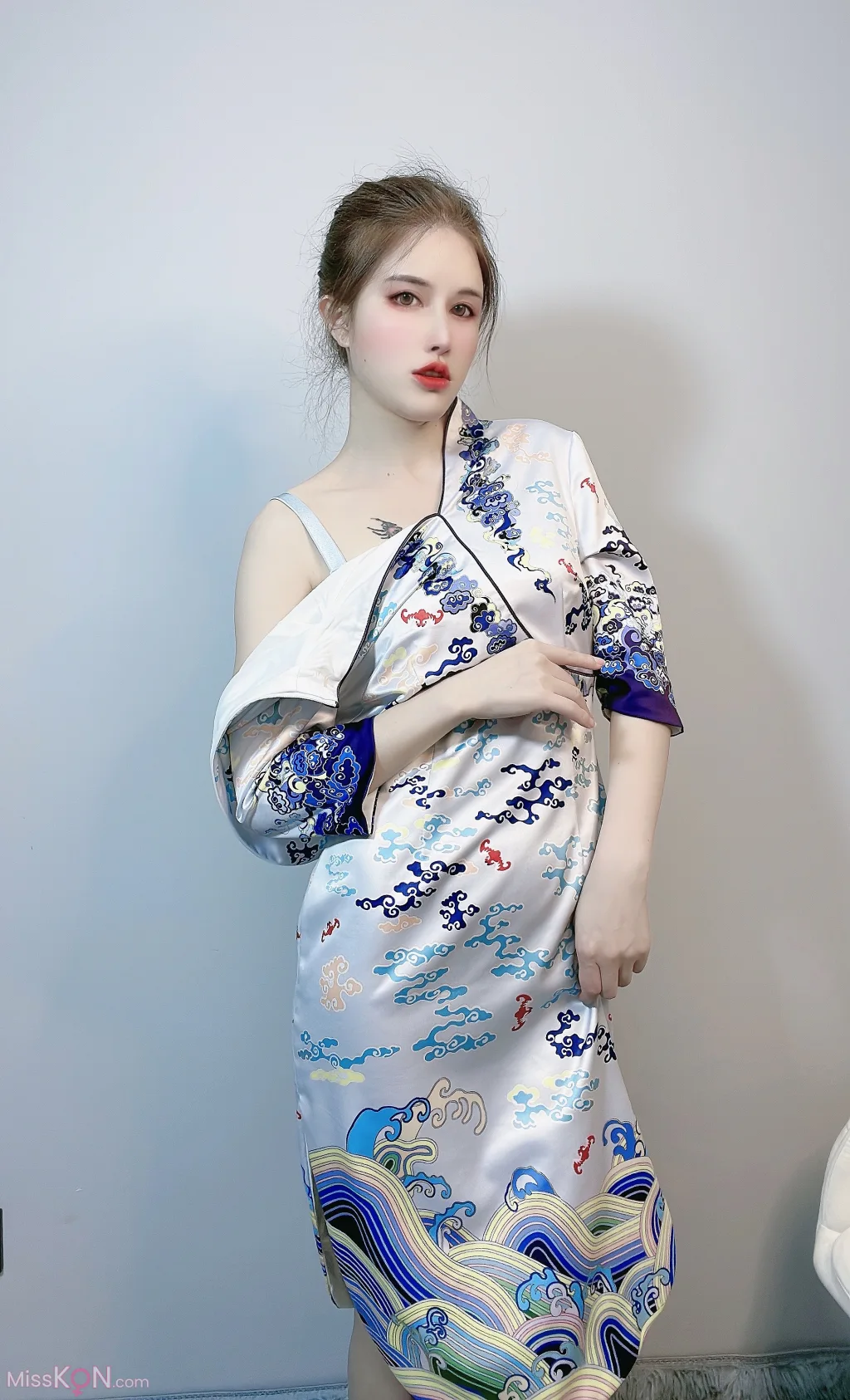 Coser@鹿八岁: 预售期间附送自拍图 (27 photos + 1 video)