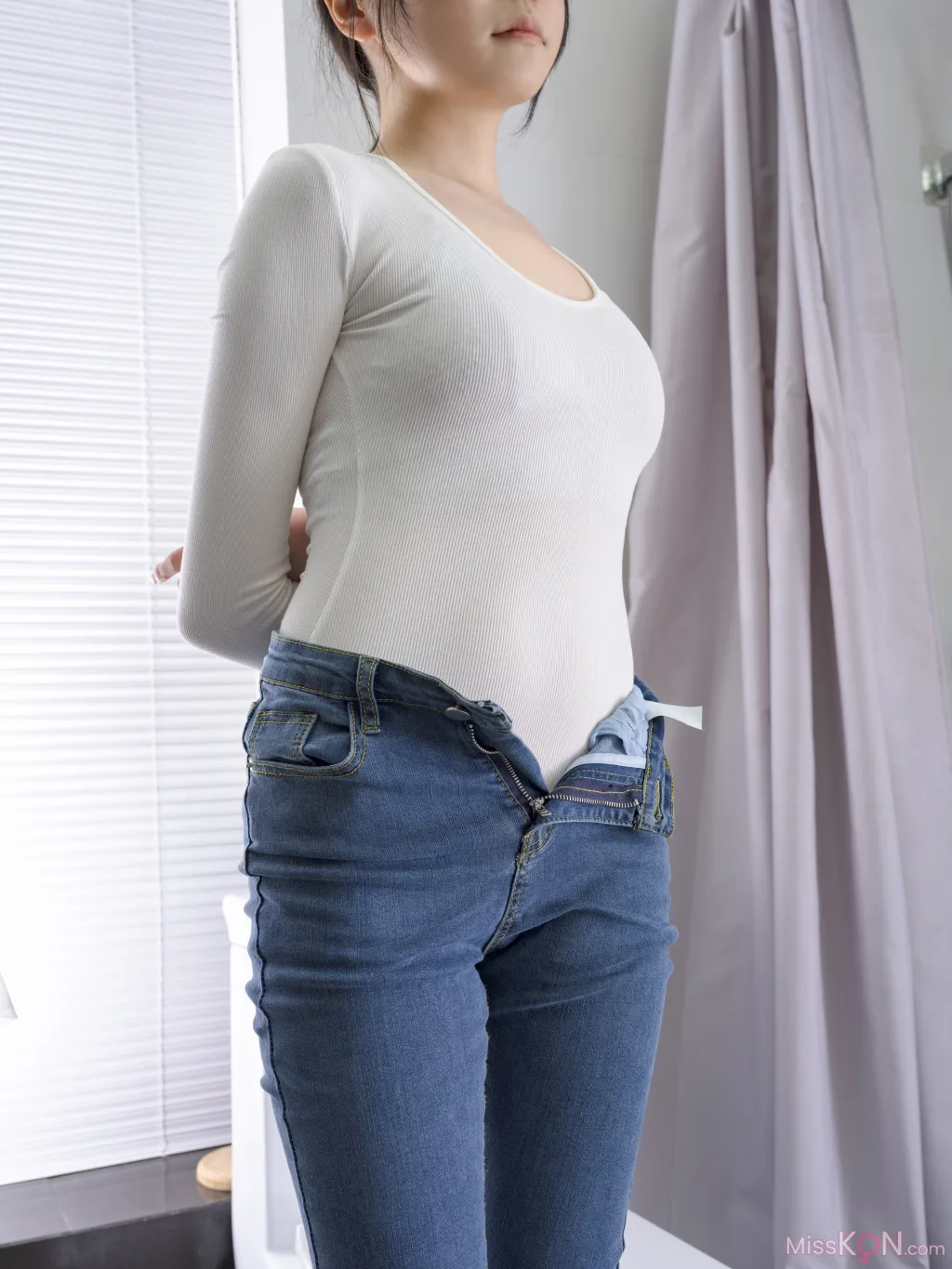 [森萝财团写真] Aika 裸足 (175 photos ) 