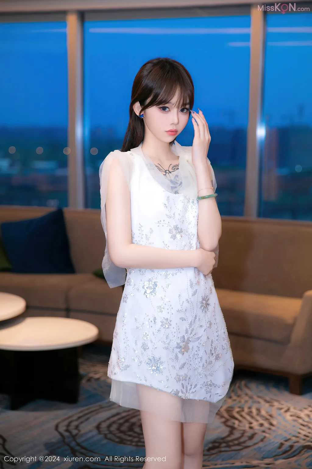 XIUREN No.8696 – 8705 (800 photos) 