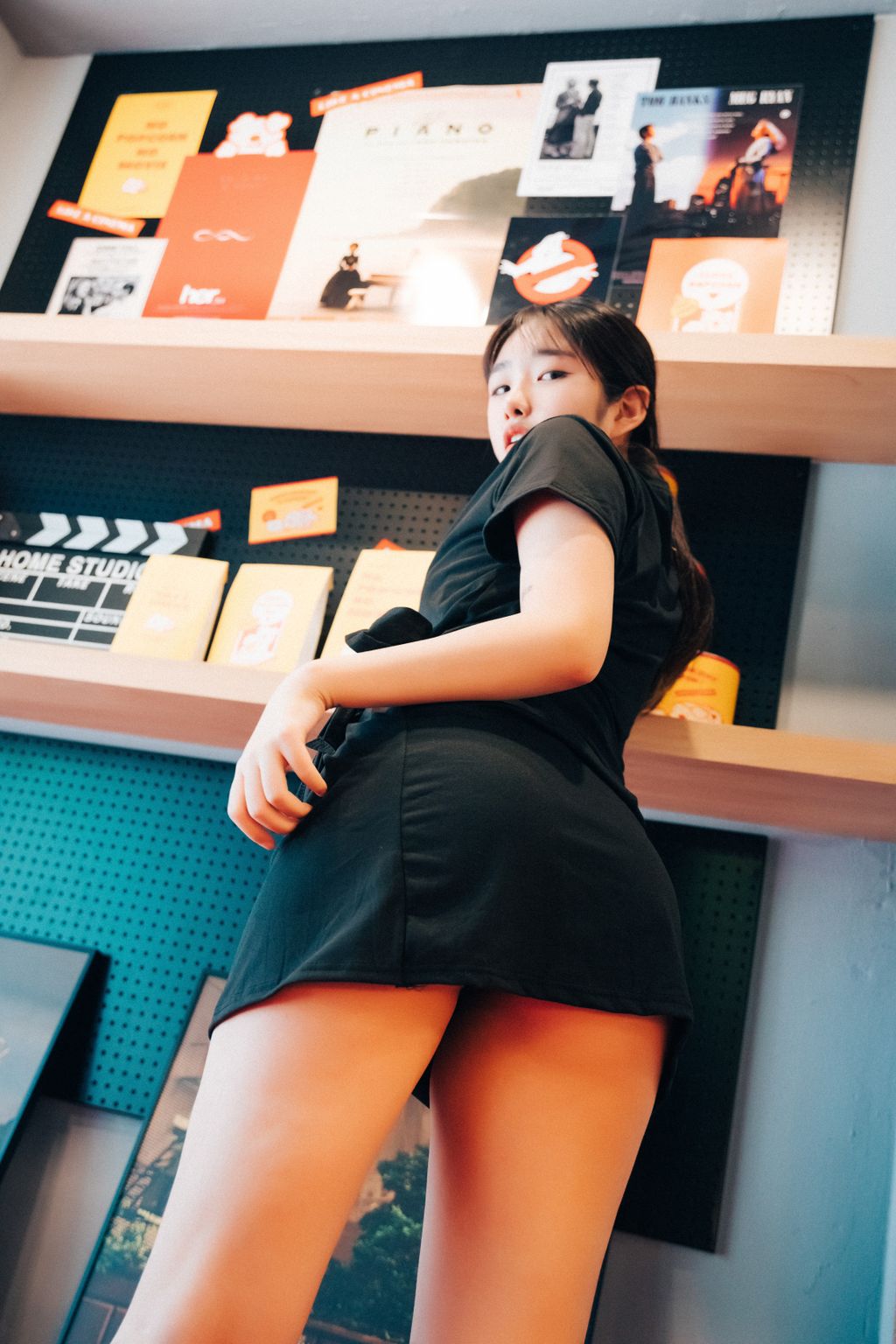 [Loozy] Sonson (손손): Cinema Girl (+S.Ver) (123 photos)