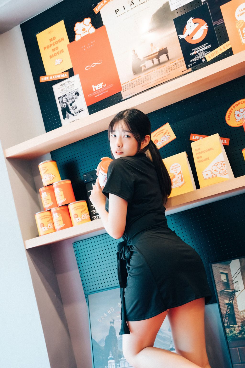 [Loozy] Sonson (손손): Cinema Girl (+S.Ver) (123 photos)