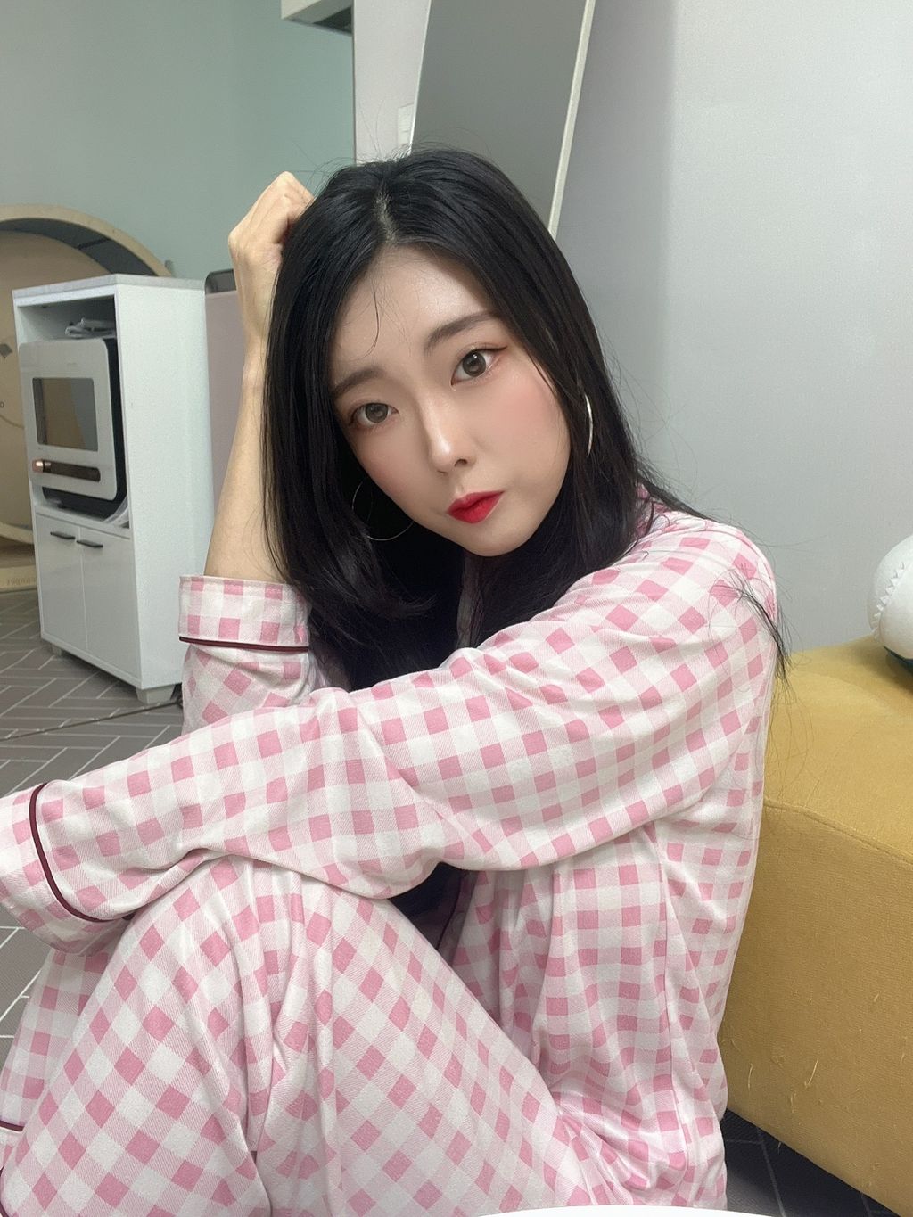 Moon Night Snap - Mona (모나): Pajama Mona (27 photos )