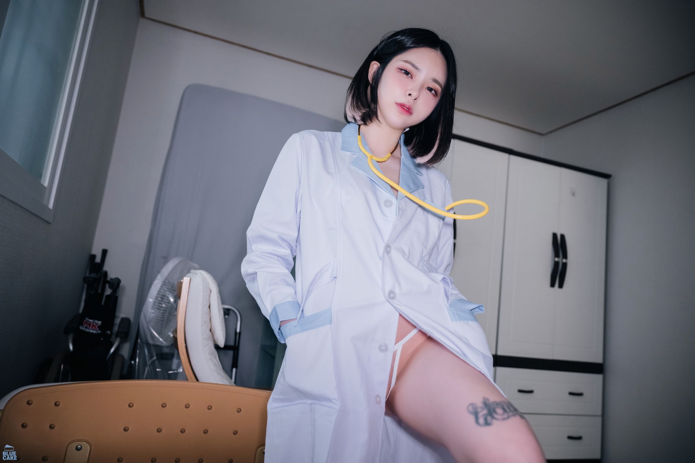 [BLUECAKE] Hikari: Vol.04 BAD DOCTOR Succubus (+RED.Ver) (149 photos)