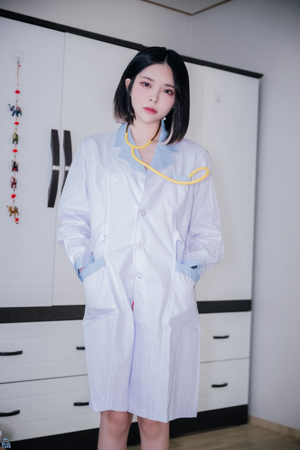 [BLUECAKE] Hikari: Vol.04 BAD DOCTOR Succubus (+RED.Ver) (149 photos)