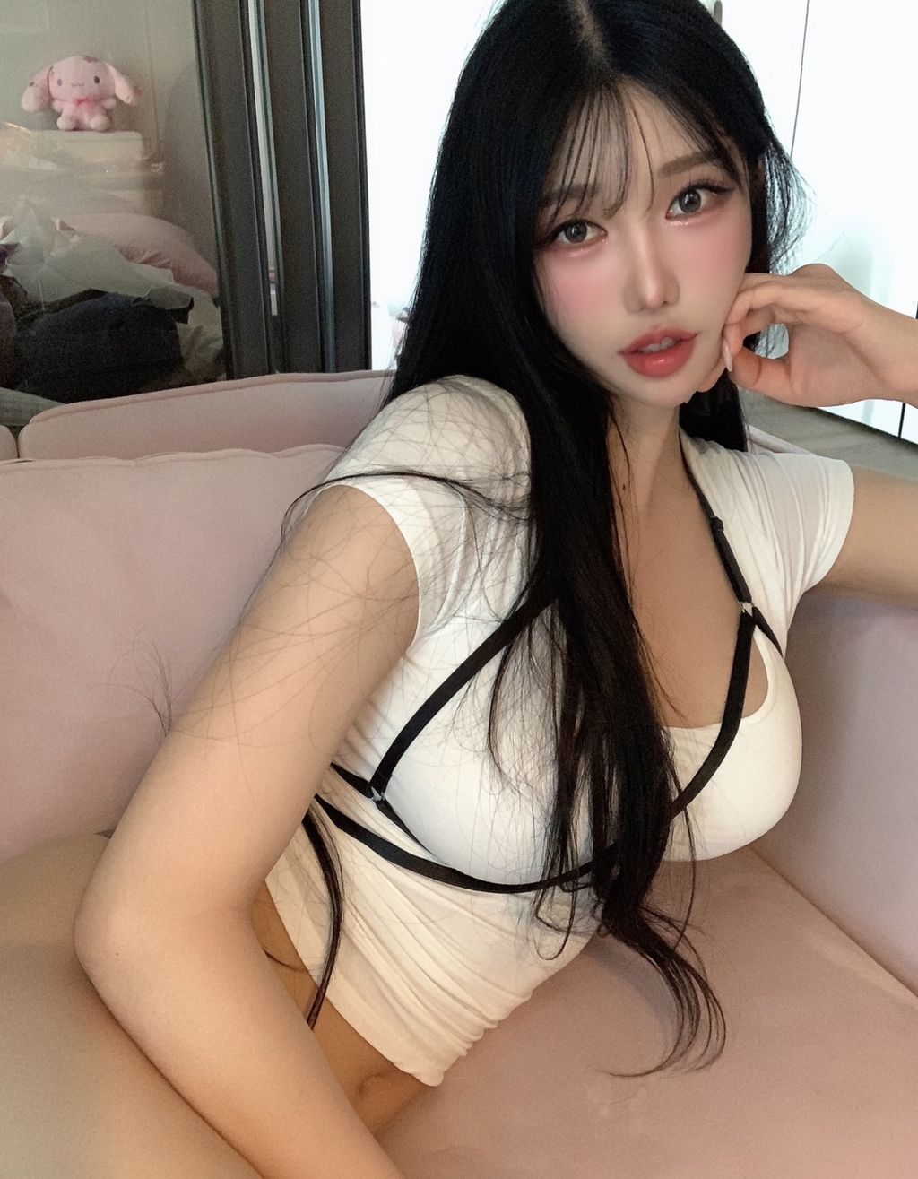 [Moon Night Snap] Yunjin: Peek at The Younger Sister Next Door (32 photos )