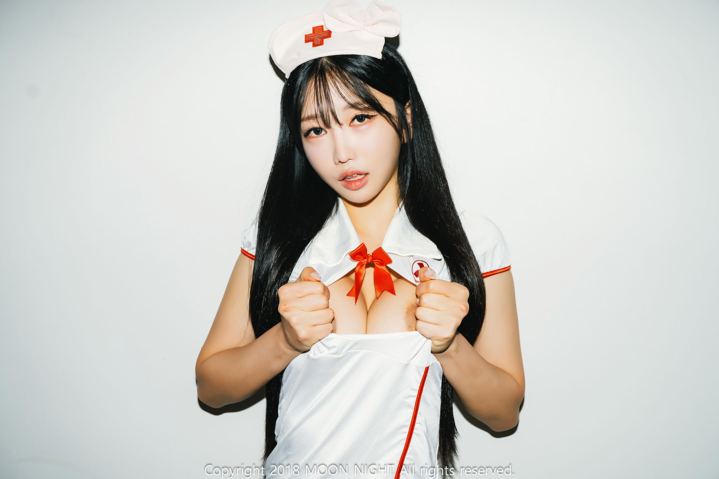 [Moon Night Snap] Yunjin: Where Does It Hurt (92 photos)
