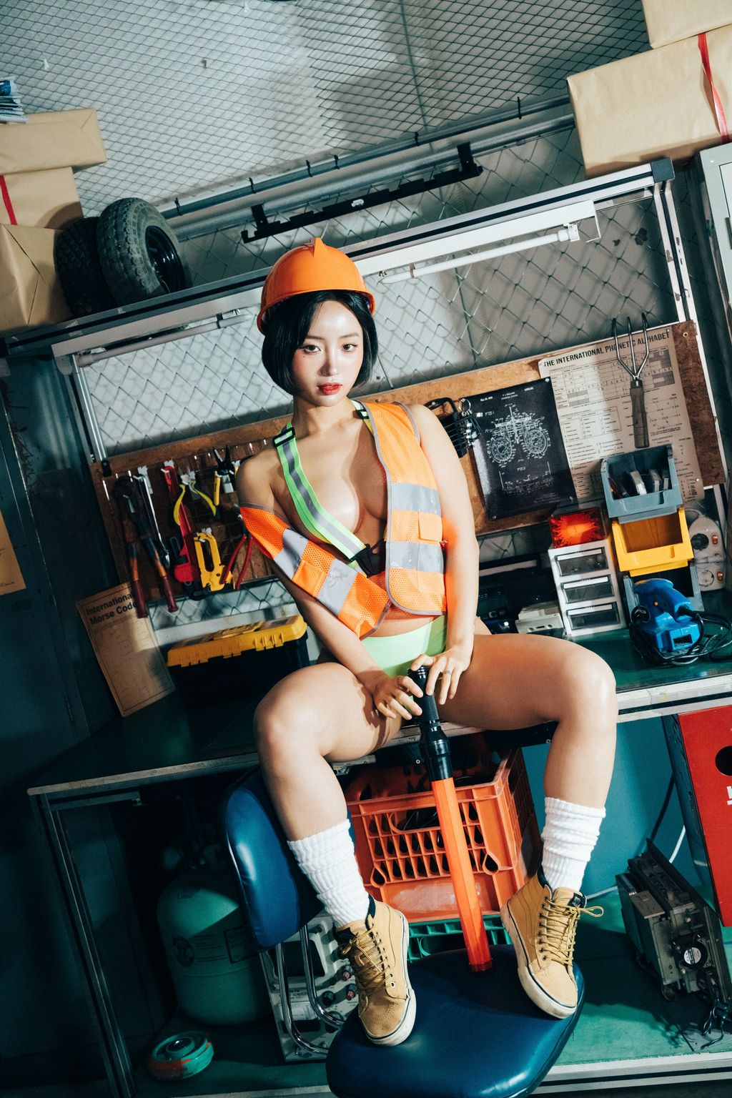 [Loozy] Booty Queen: Naked Worker (+S.Ver) (178 photos )