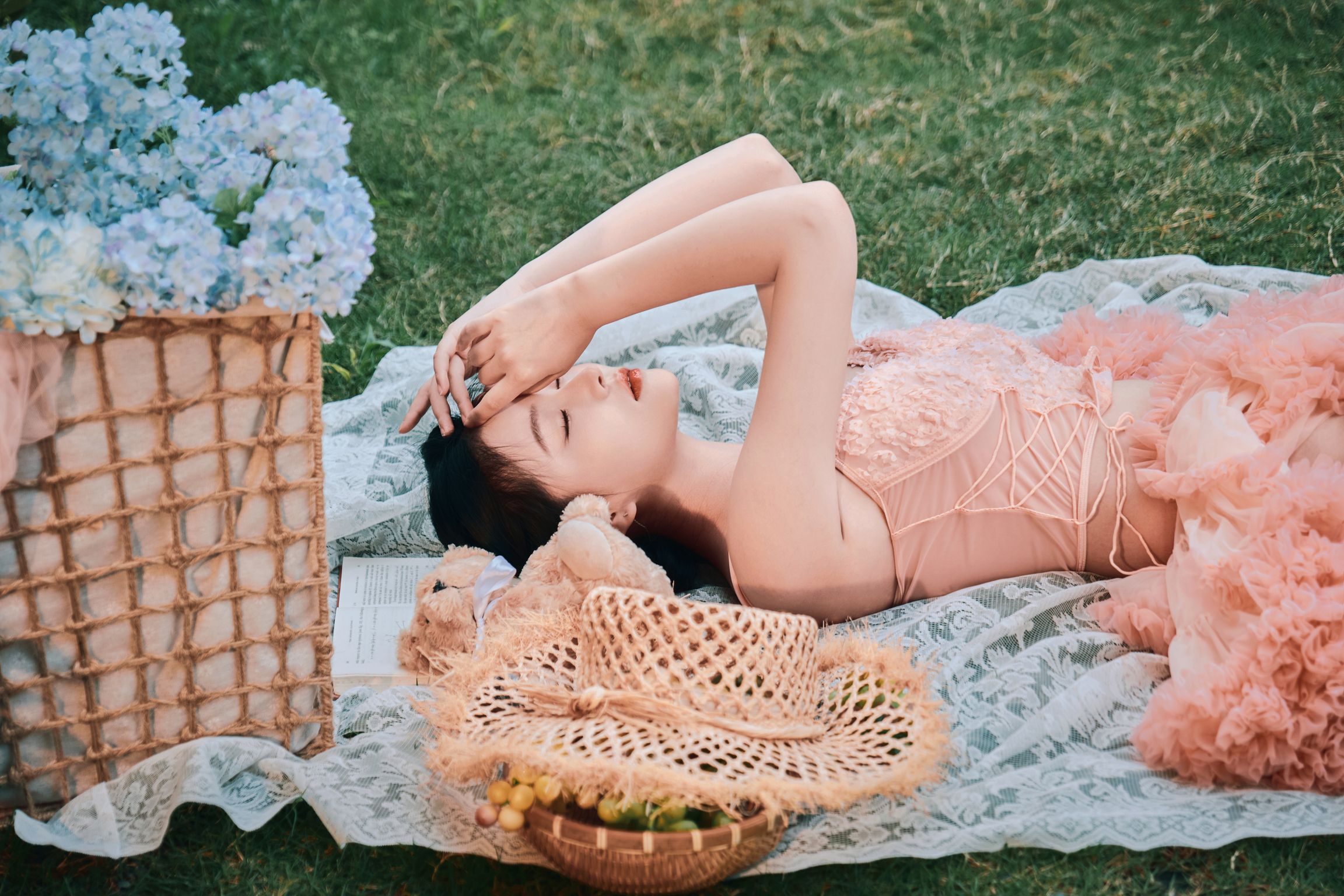 Coser@年年Nnian: 粉色日记 (57 photos) 0 Coser@年年Nnian: 粉色日记 (57 photos) 0