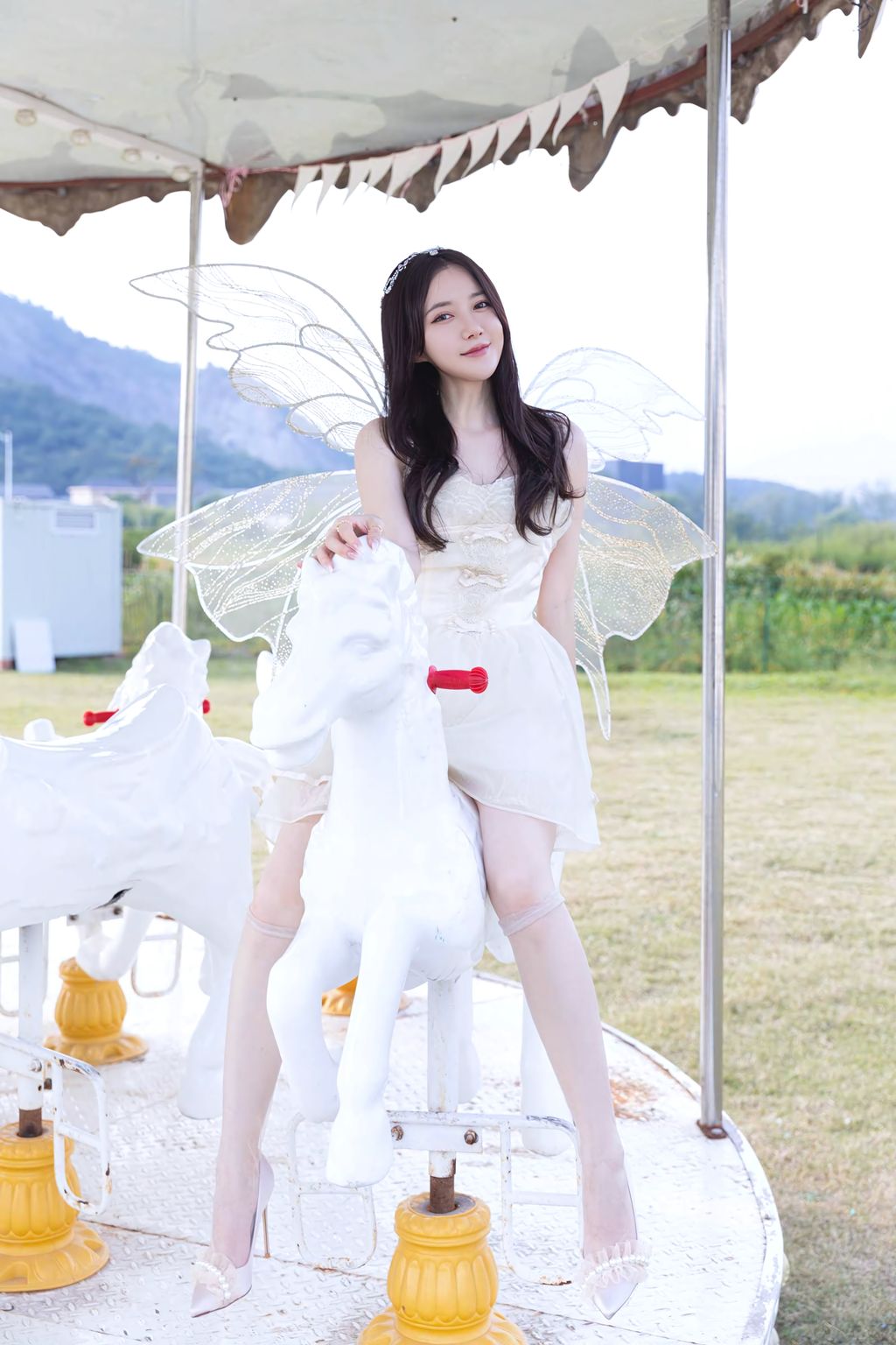 [内购无水印] 鱼子酱Fish: 秀人网模特 遗失的羽翼 (125 photos)